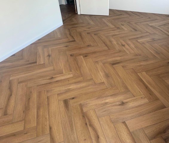 Callisto - Callisto Visgraat 5200 (rigid click) Natural Oak Dark - PVC Plak - Afbeelding 2