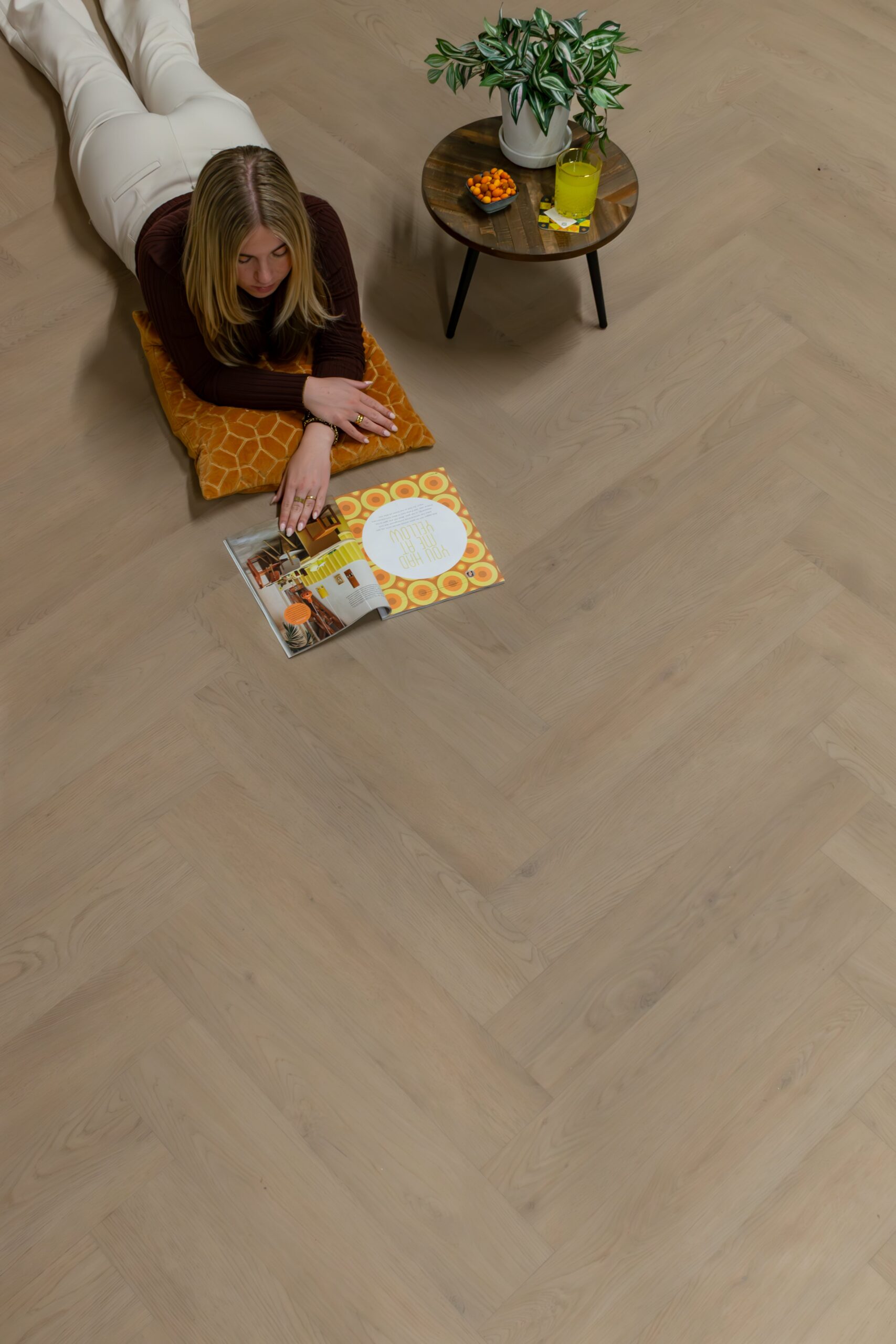 Mystiq - Mystiq Visgraat 2903 (rigid click) Smoked light - PVC Plak - Afbeelding 2