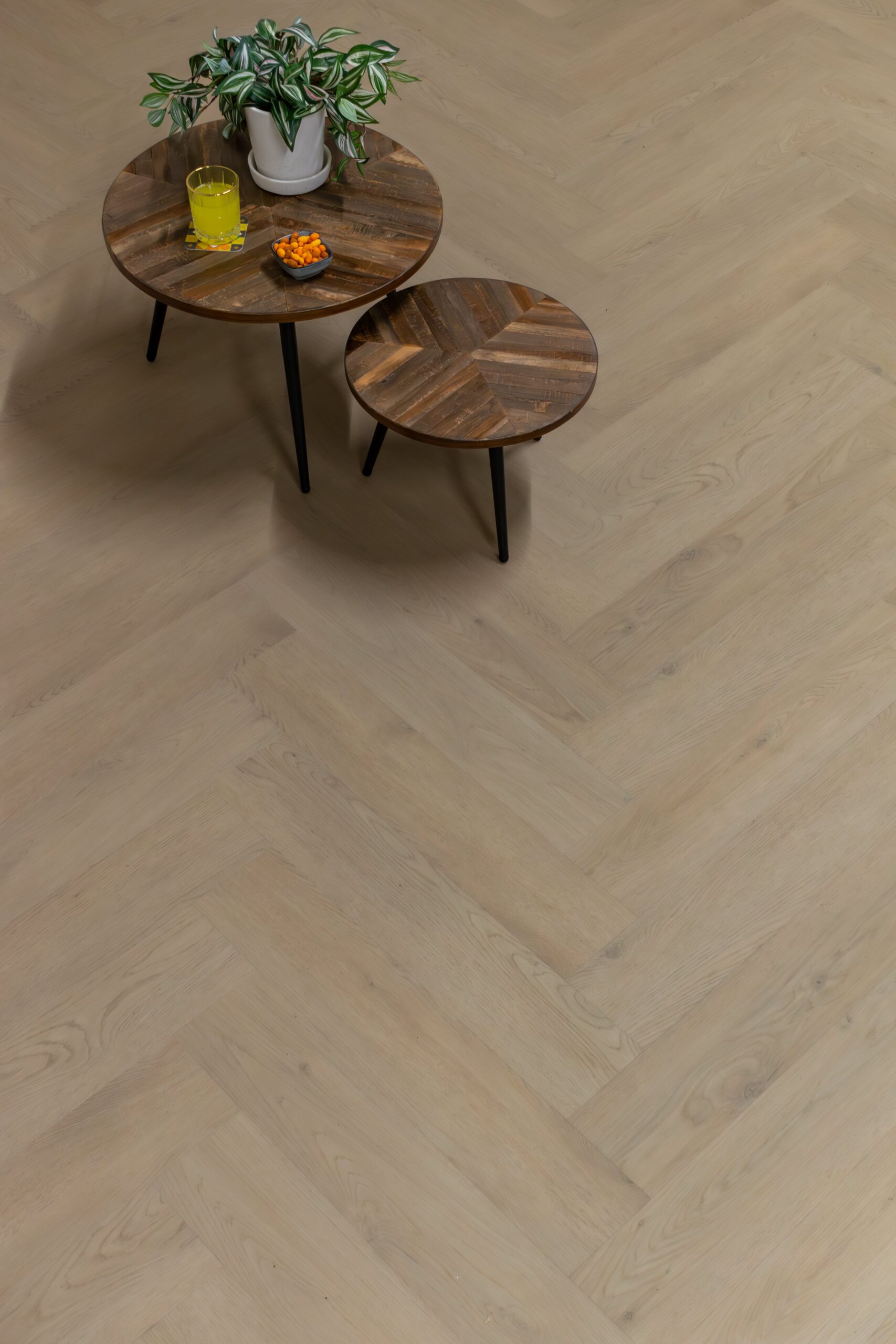 Mystiq - Mystiq Visgraat 2903 (rigid click) Smoked light - PVC Plak - Afbeelding 3